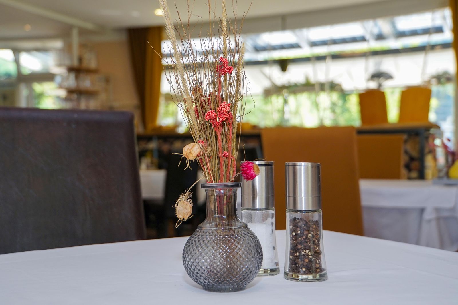 Gedeckter Tisch im Restaurant des Hotel Hudelist